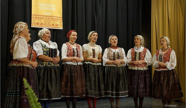 Fotka - Ženský spevácky zbor Borcsák